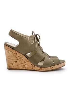 NWT Novacas Women's Astrid Shoe Beige Size 10 (EU 41)